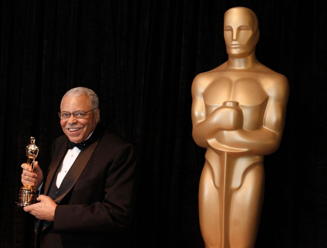 Vo veku 93 rokov zomrel legendárny americký herec James Earl Jones
