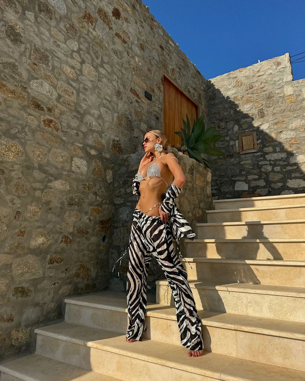 Ruská modelka žijúca v Prahe Julia Vlasovová zásobuje sociálne siete horúcimi zábermi.