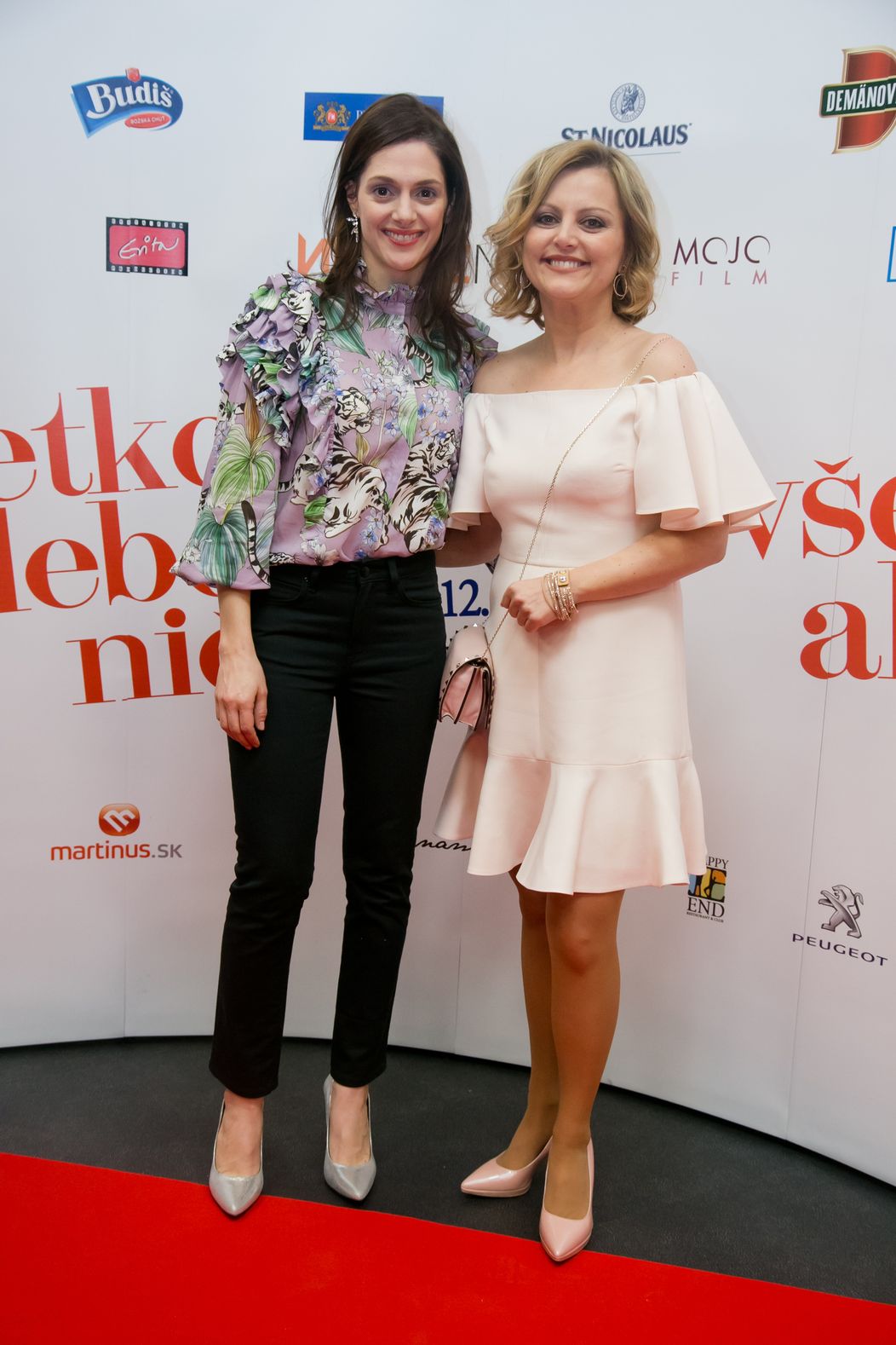Všetko alebo nič, premiéra, Evita, Issová