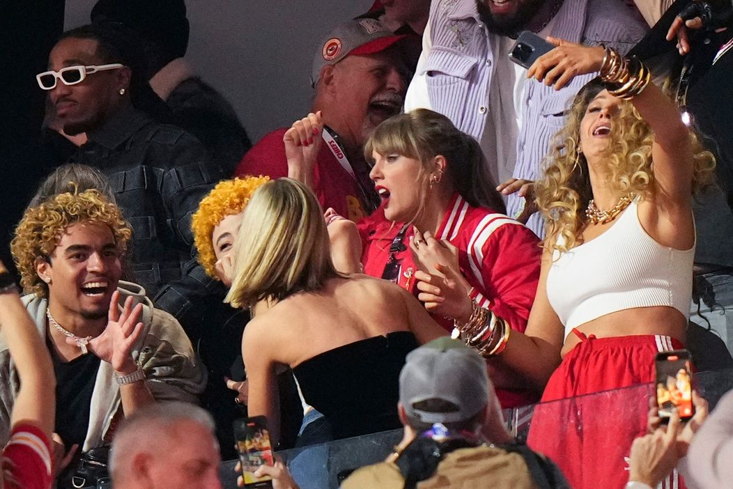 Taylor Swift s Blake Lively na Super Bowl