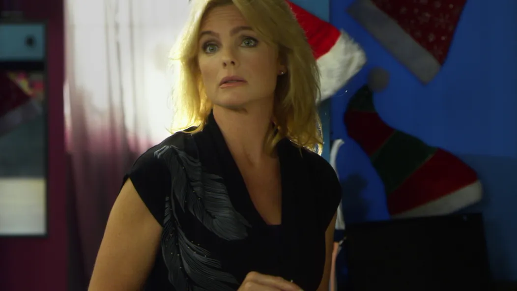Erika Eleniak vo filme Vianočný tanec