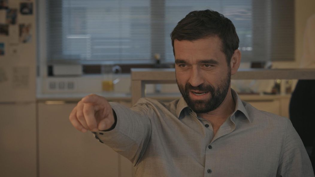 Jakub pripravil Eve prekvapenie a skončili v posteli.