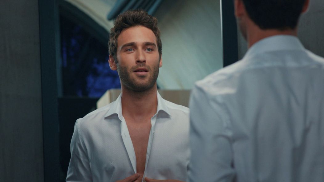 Seçkin Özdemir v seriáli V hre je láska