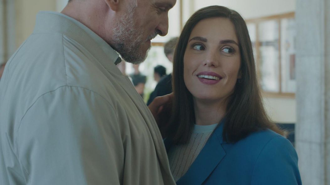 Júlia (Sarah Arató) sa z Andrejovej (Ján Koleník) bezprostrednosti tešila iba chvíľu.