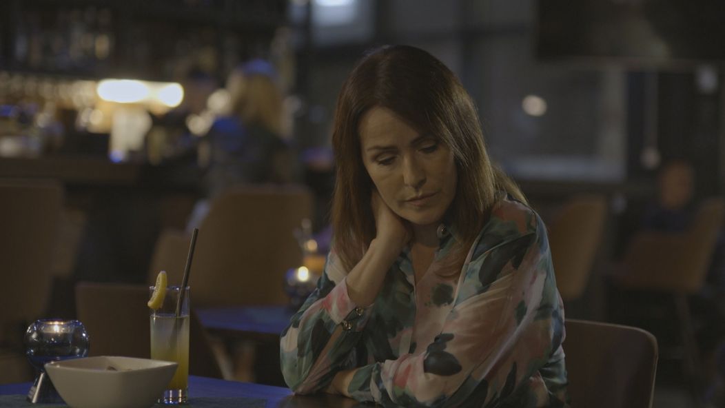 Júlia odkryje smutnú minulosť.