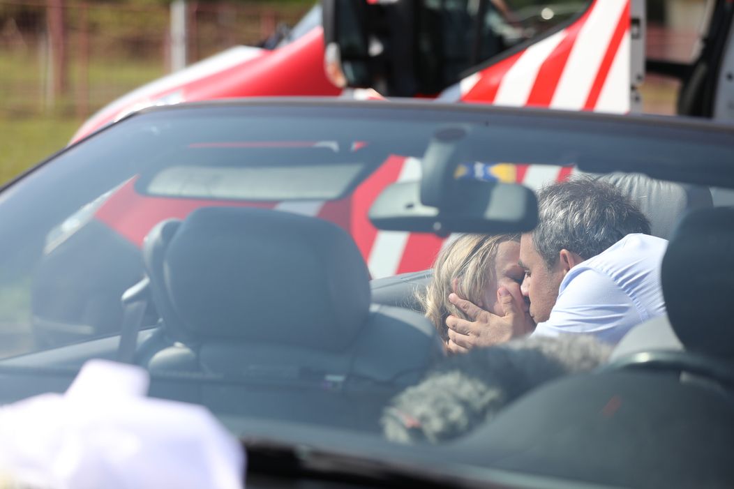 Nakrúcanie pôrodu v aute.