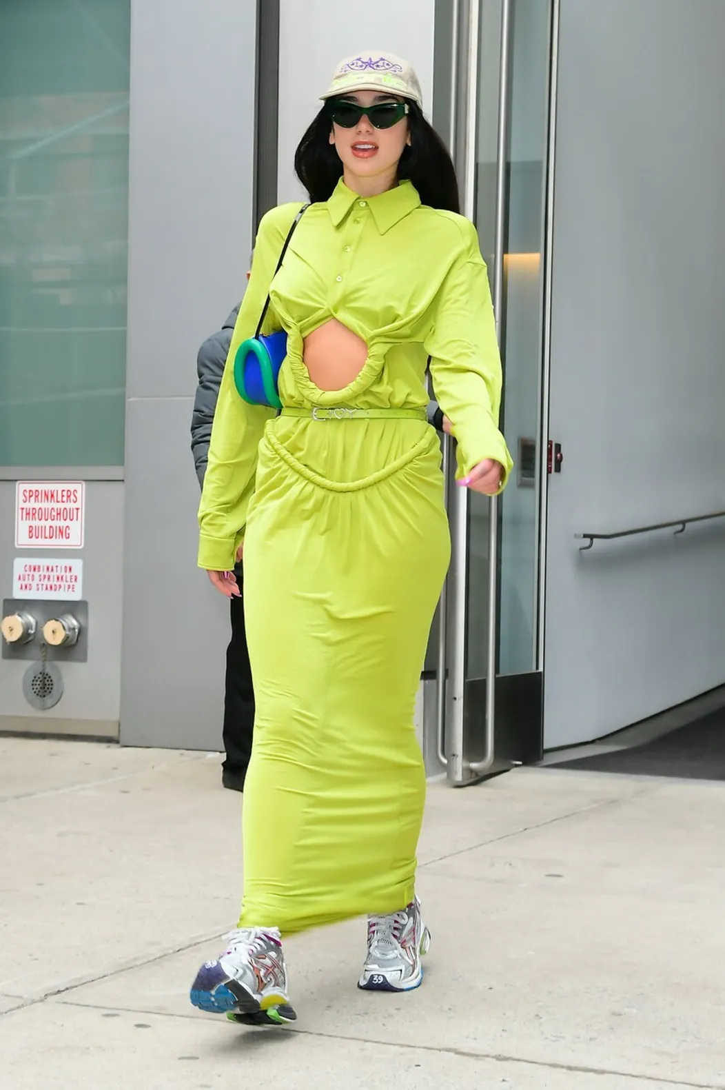 Dua Lipa - OUTFIT Č. 5