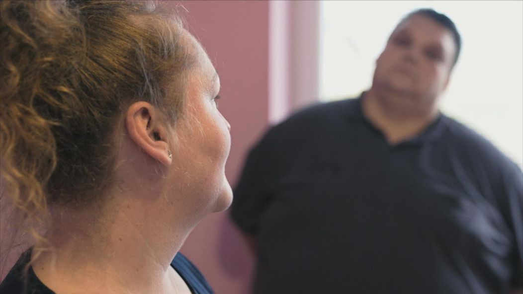 Andrejova manželka Katka už nevládze. Obezita im ničí život.