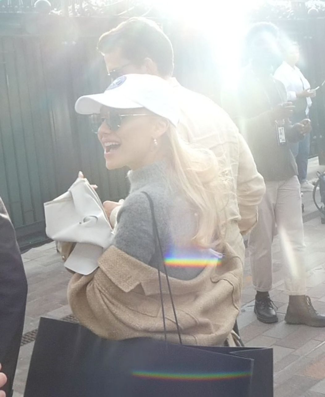 Ariana Grande s kolegom Jonathanom Baileym