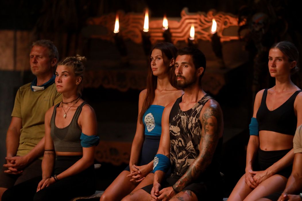 Survivor po desiatej kmeňovej rade a dueli s Andreou opustila Pavlína.