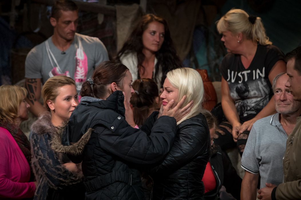 Lenka s Kvetkou tesne pred duelom