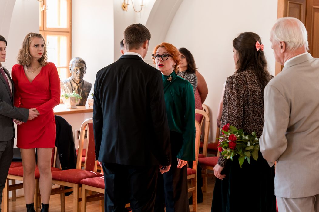 Lenka ušla sperd oltára