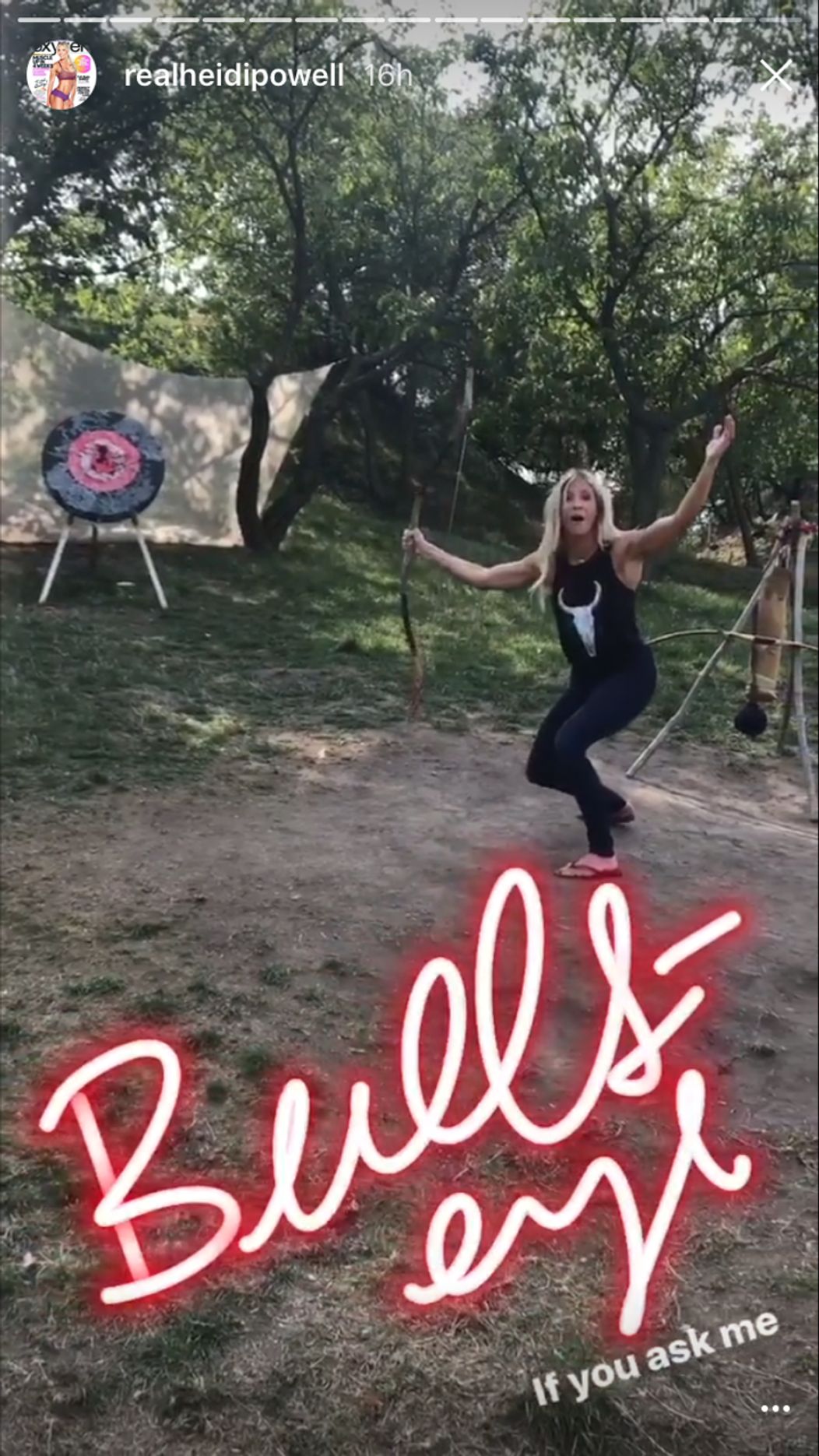 Heidi a Chris si na Devíne dali súťaž v lukostreľbe