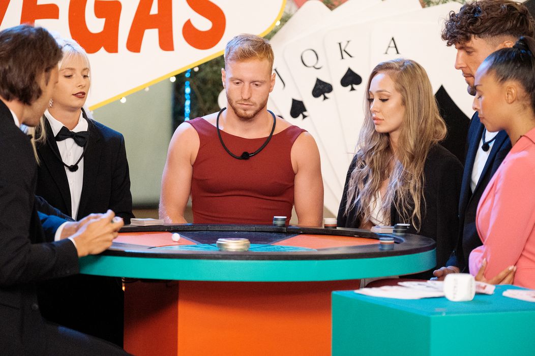 Vilda skončil v Nikoliných šatách.