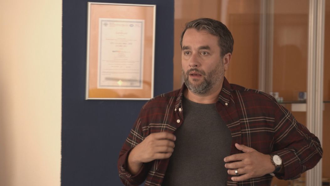 Marek pristohol svojho šéfa s milenkou.