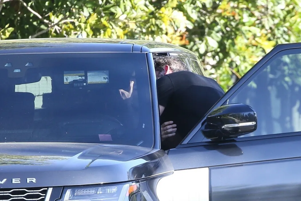 J Lo a Ben Affleck sa nevedia od seba odlepiť.