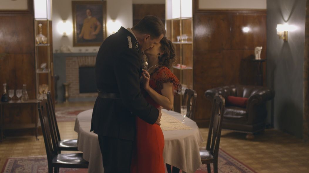 Eva sa nechá pobozkať Walterom