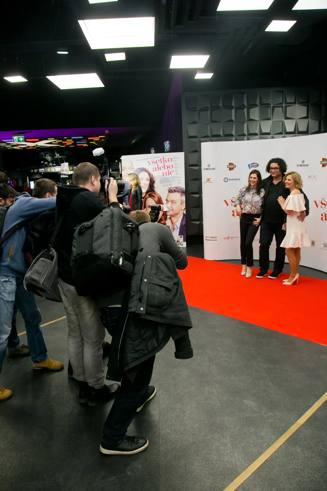 Všetko alebo nič, premiéra