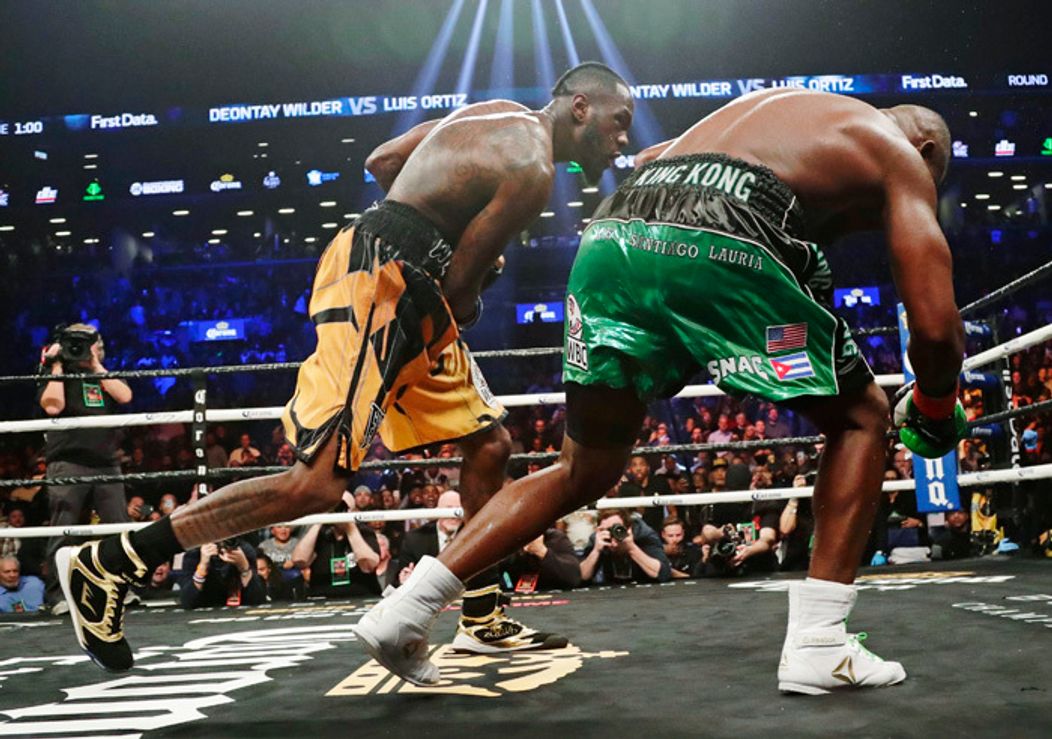 Deontay Wilder (vľavo) a Luis Ortiz.