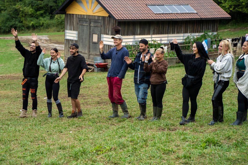 Pomocníci nezvládli súboj o záchranu, Roman sa vrátil späť na Farmu