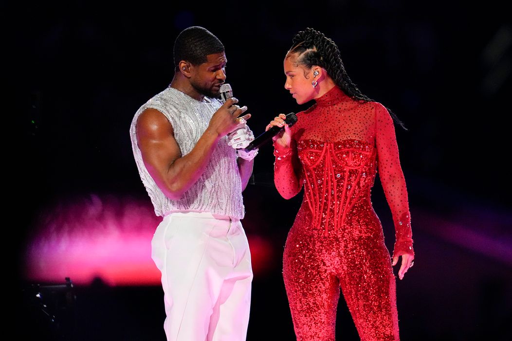 Usher ovládol Halftime Show