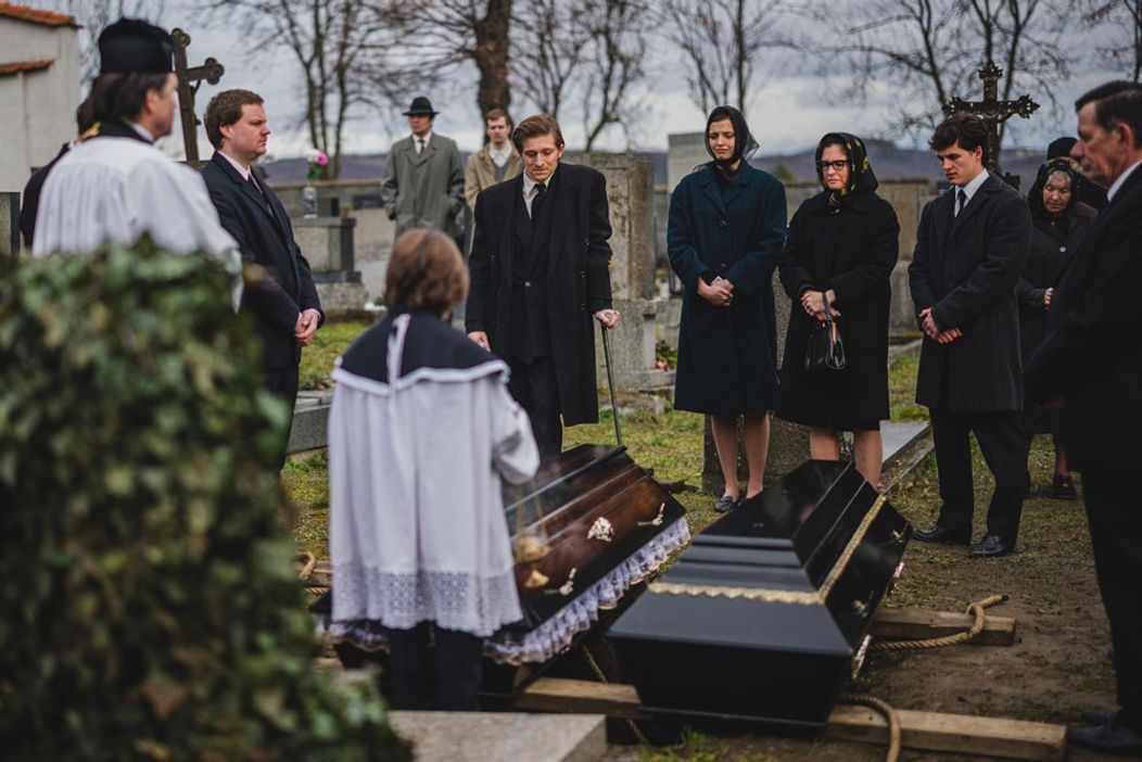 Fotografie zo záverečnej epizódy minisérie Studňa