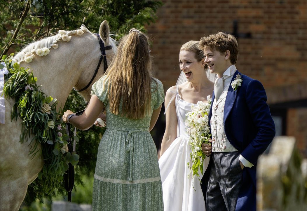 Herec z Lásky nebeskej, Thomas Brodie-Sangster, sa oženil