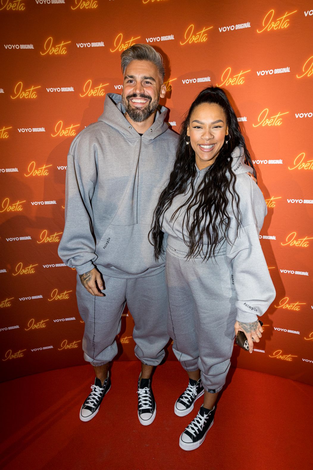 Josef Kůrka a Angie Mangombe na premiére