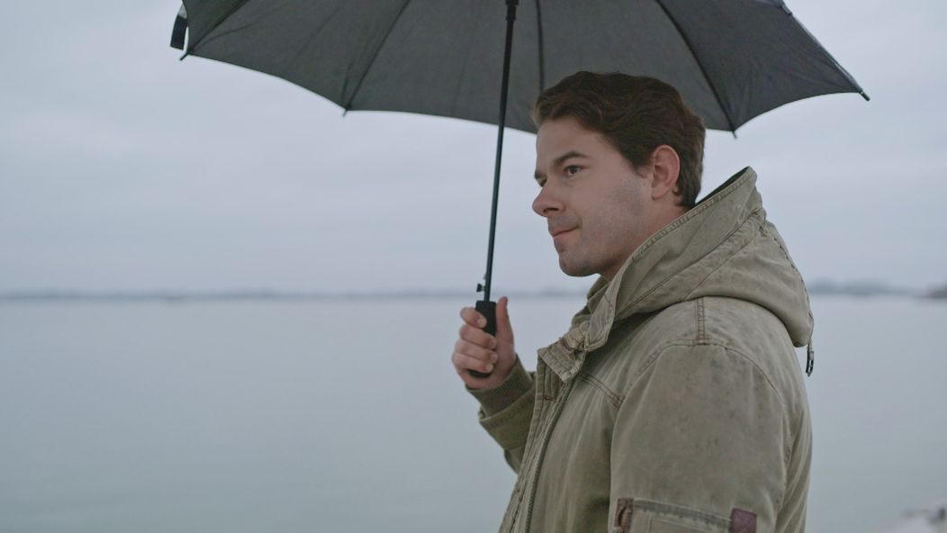 Roman si založil novú rodinu a Nikol nikdy nevyhľadal.