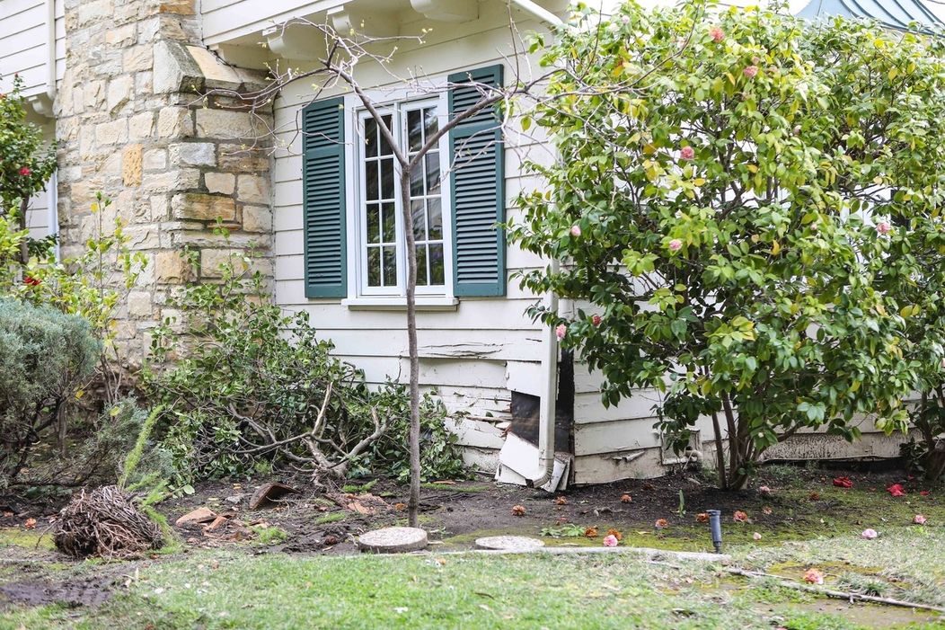 Auto narazilo do domu, nikomu - ani vo vozidle, ani v dome - sa nič nestalo