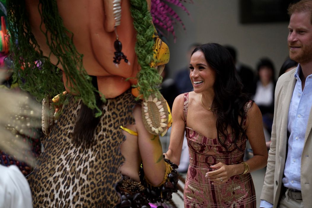 Princ Harry a Meghan prišli do Kolumbie na turné