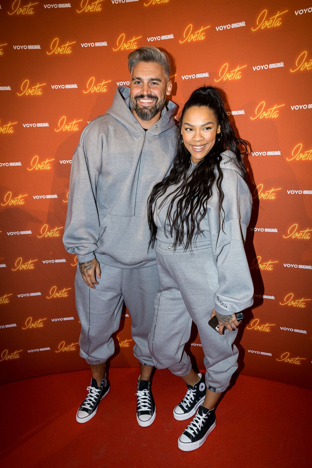 Josef Kůrka a Angie Mangombe na premiére