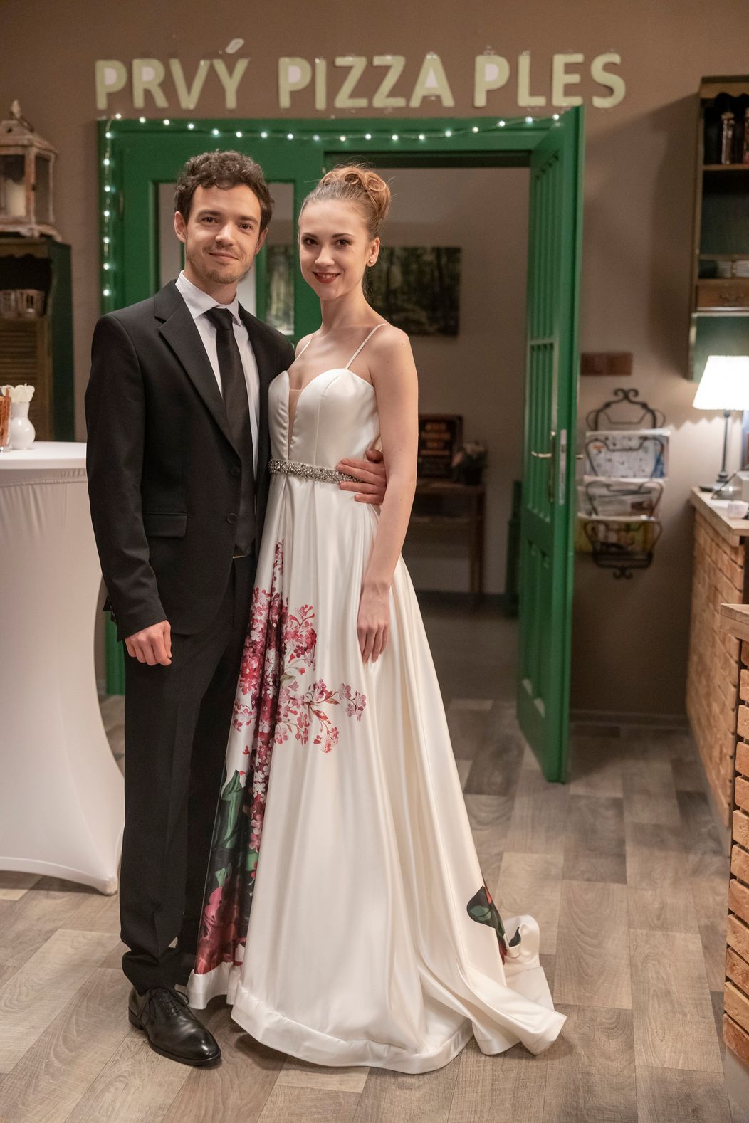 Edo (Dávid Hartl) a Lenka (Mária Schumerová)