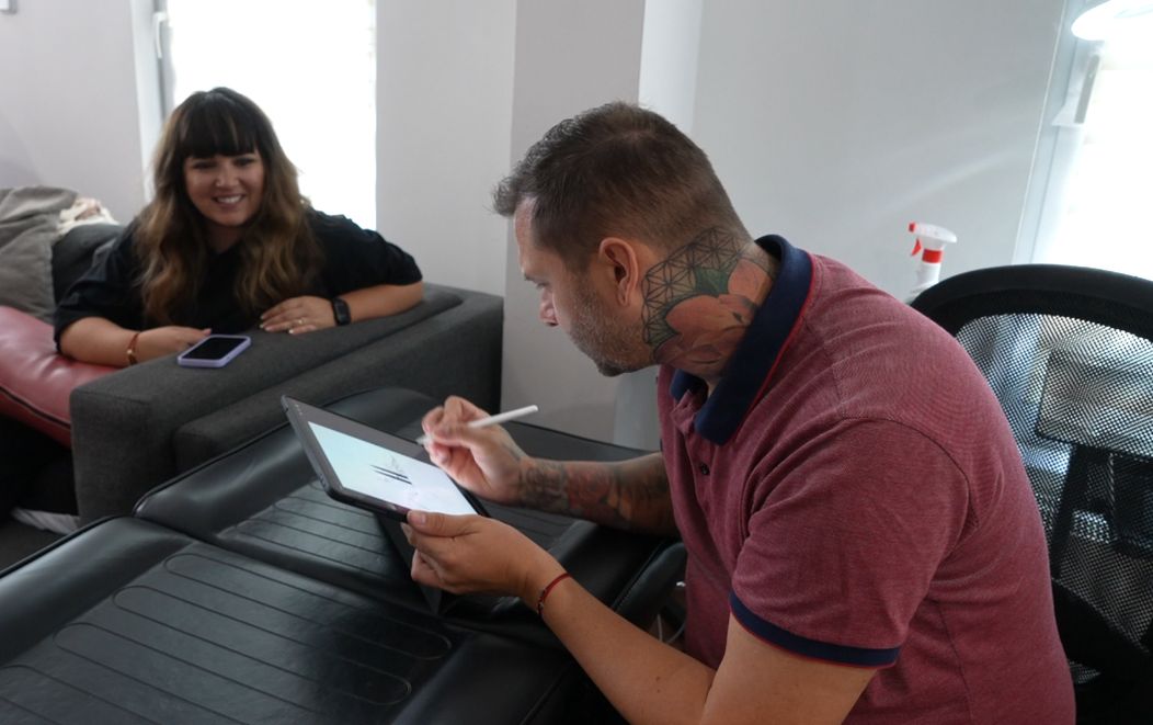 Boli sme na tetovaní: Autentické zábery