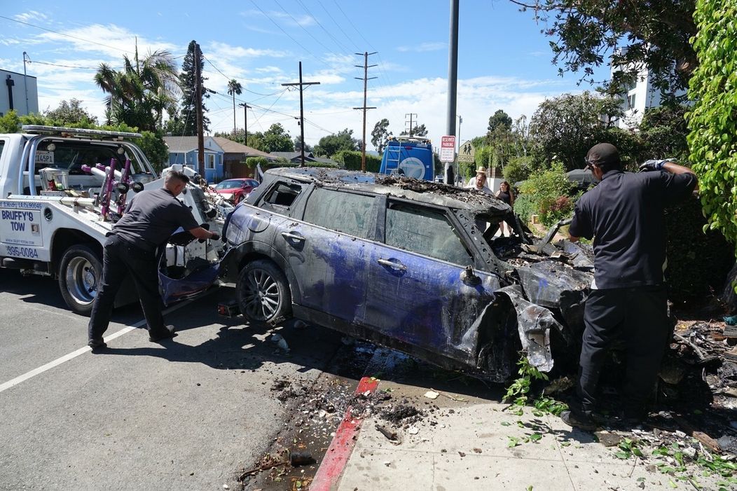 Auto po nehode Anne Heche