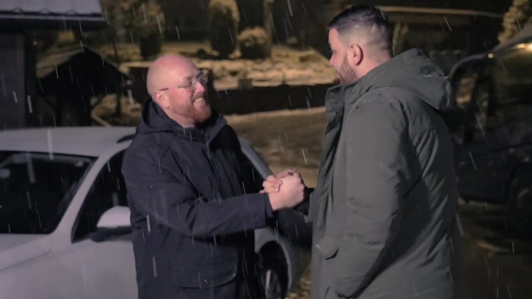 Na nože - Martin požiadal o pomoc Petra z hotela Tulipán