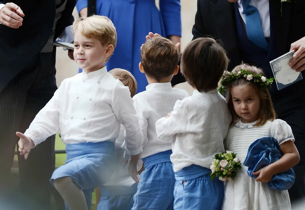 Princ George sa opäť predviedol. Nevestu si vďaka nemu nikto nevšímal