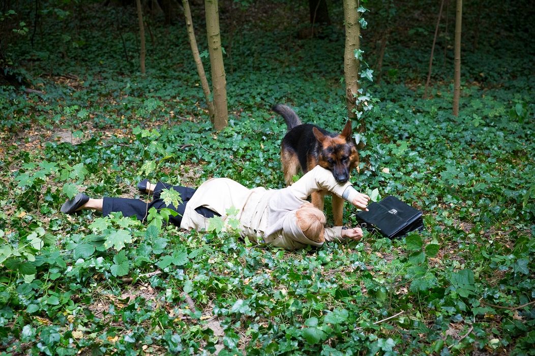 Kaskadérka Klára Coufalová s Rexom v Horskom parku.