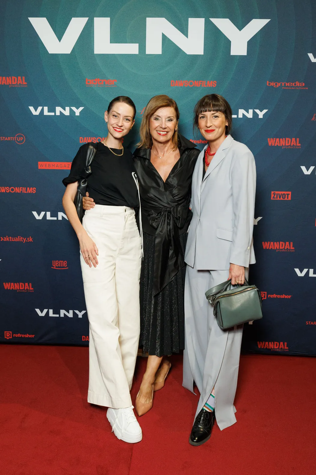 Slávnostná premiéra filmu Vlny