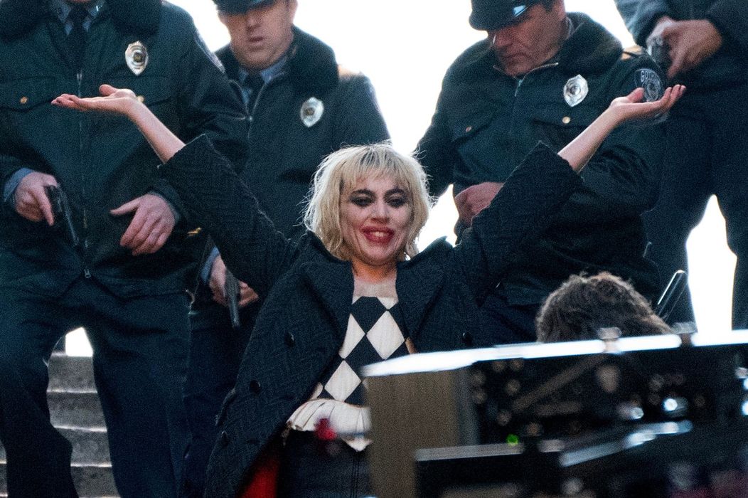 Lady Gaga ako Harley Quinn na nakrúcaní filmu Joker: Folie à Deux