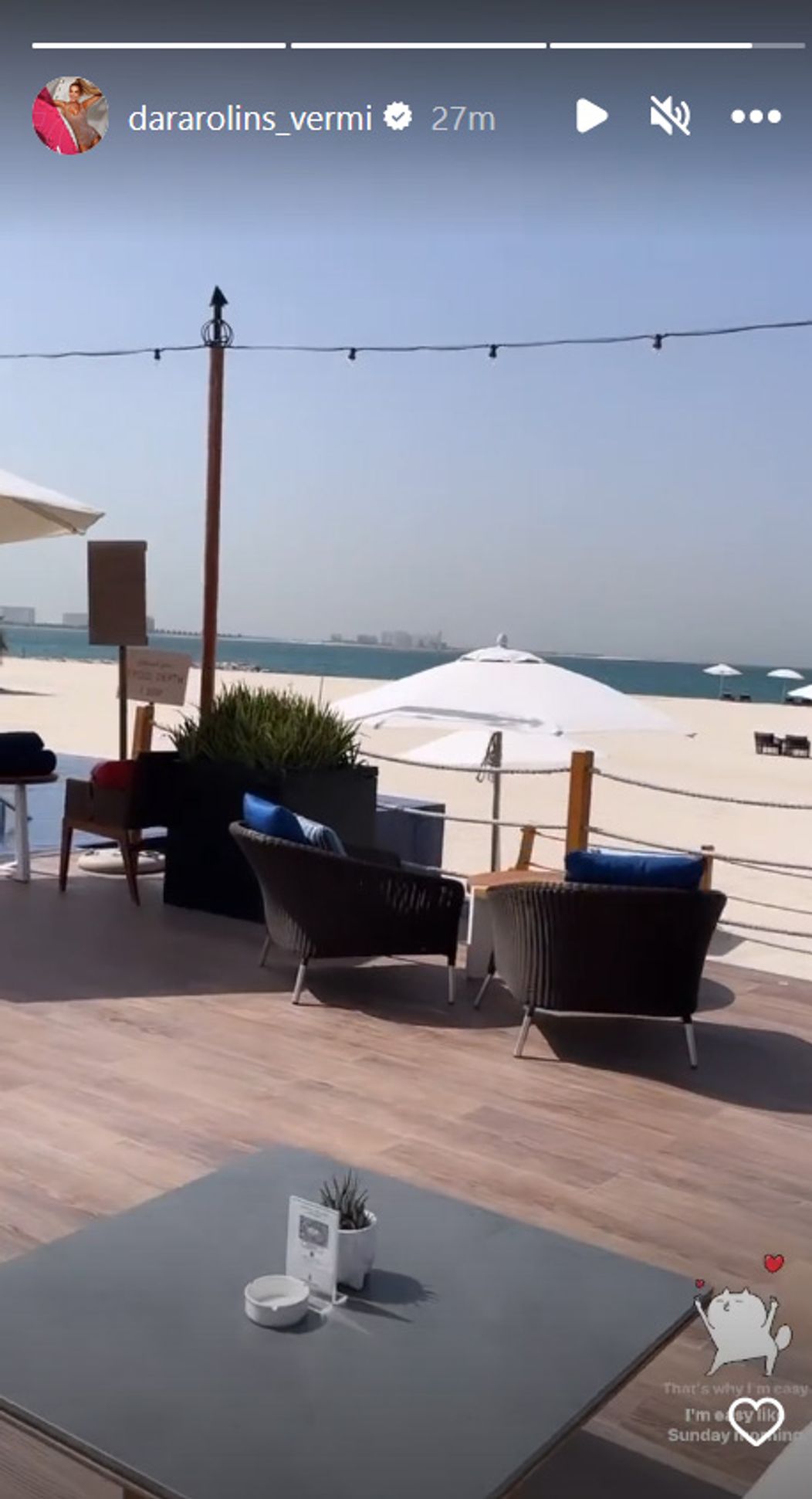 Na krásnej pláži nájde Dara pokoj