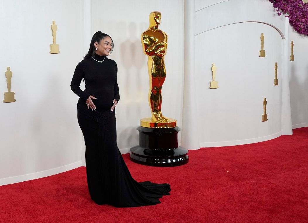 Vanessa Hudgens ukázala na Oscaroch tehotenské bruško