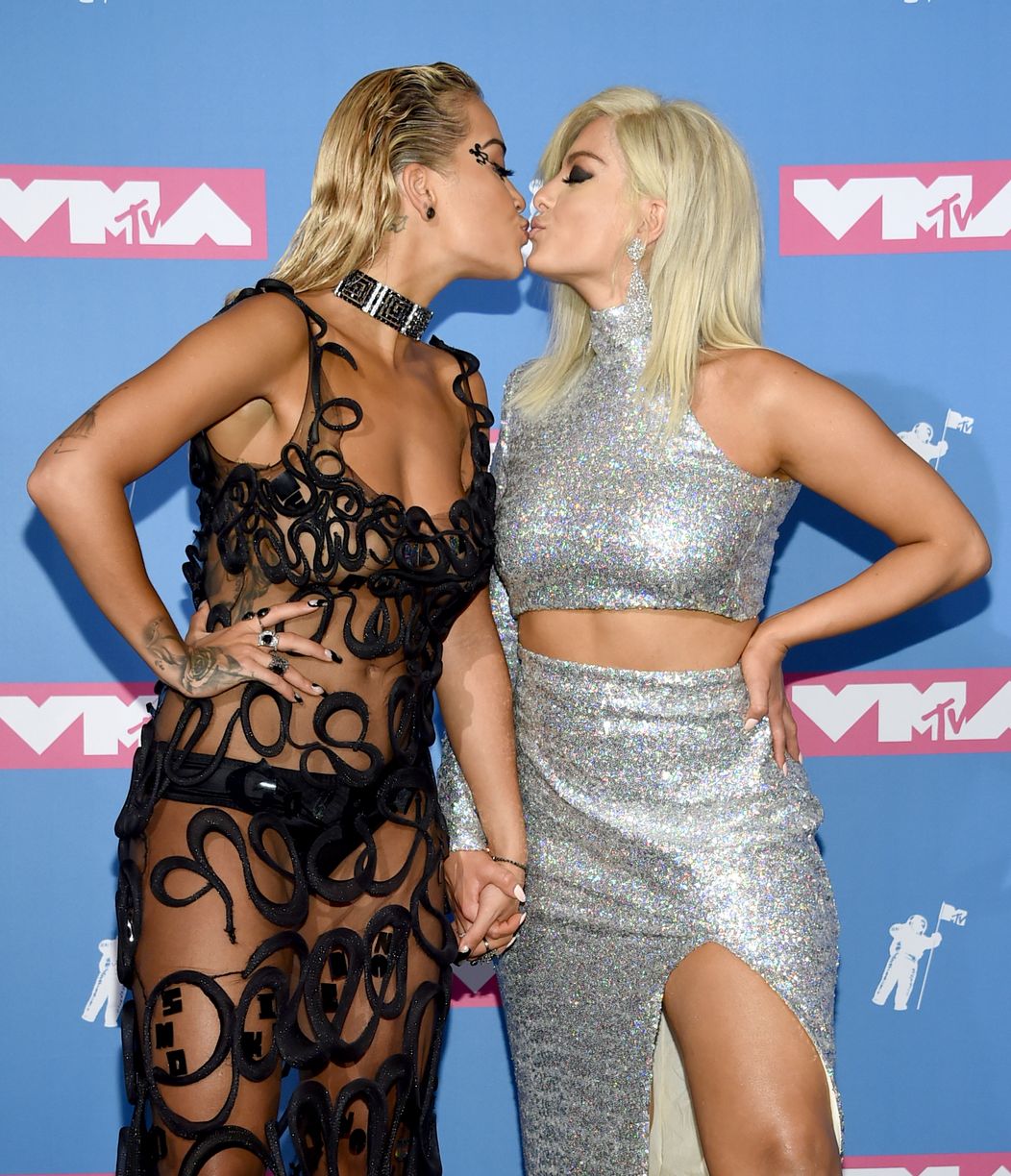 Rita Ora a Bebe Rexha na MTV VMAs 2018