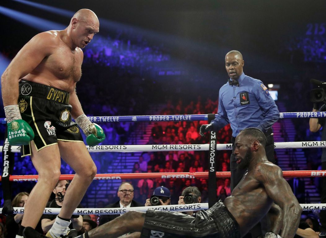 Chára poslal k zemi Myersa jediným úderom.