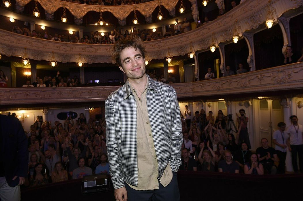Robert Pattinson uviedol v mestskom divadle v Karlových Varoch film Cesta