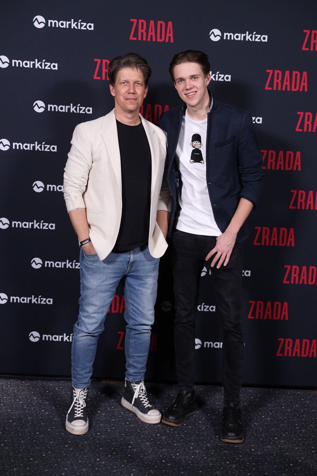 Premiéra seriálu Zrada