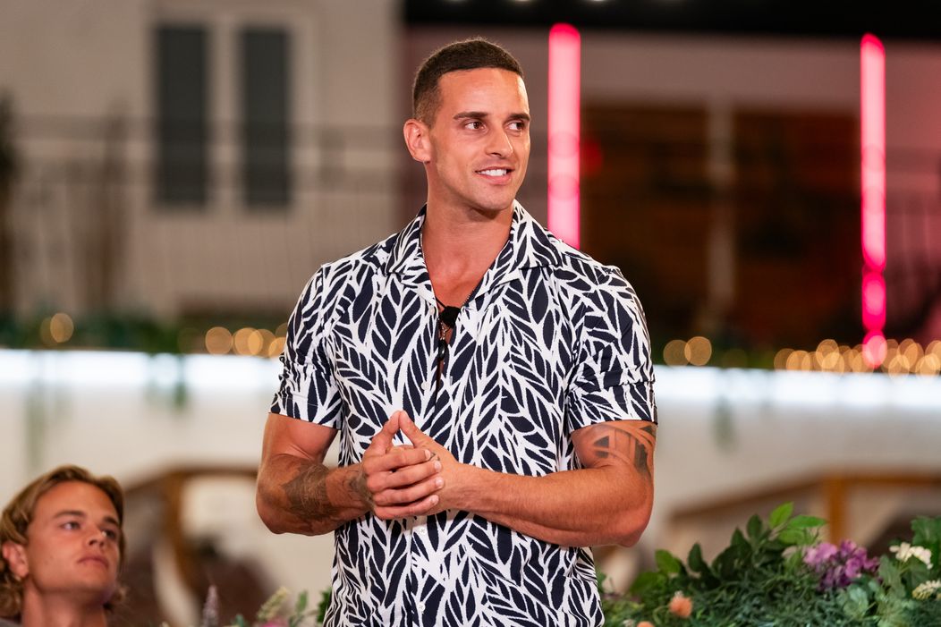Love Island po recouplingu a následnom dumpingu opustili naraz dva páry - Natálie a Matěj a Adriana a Oliver.