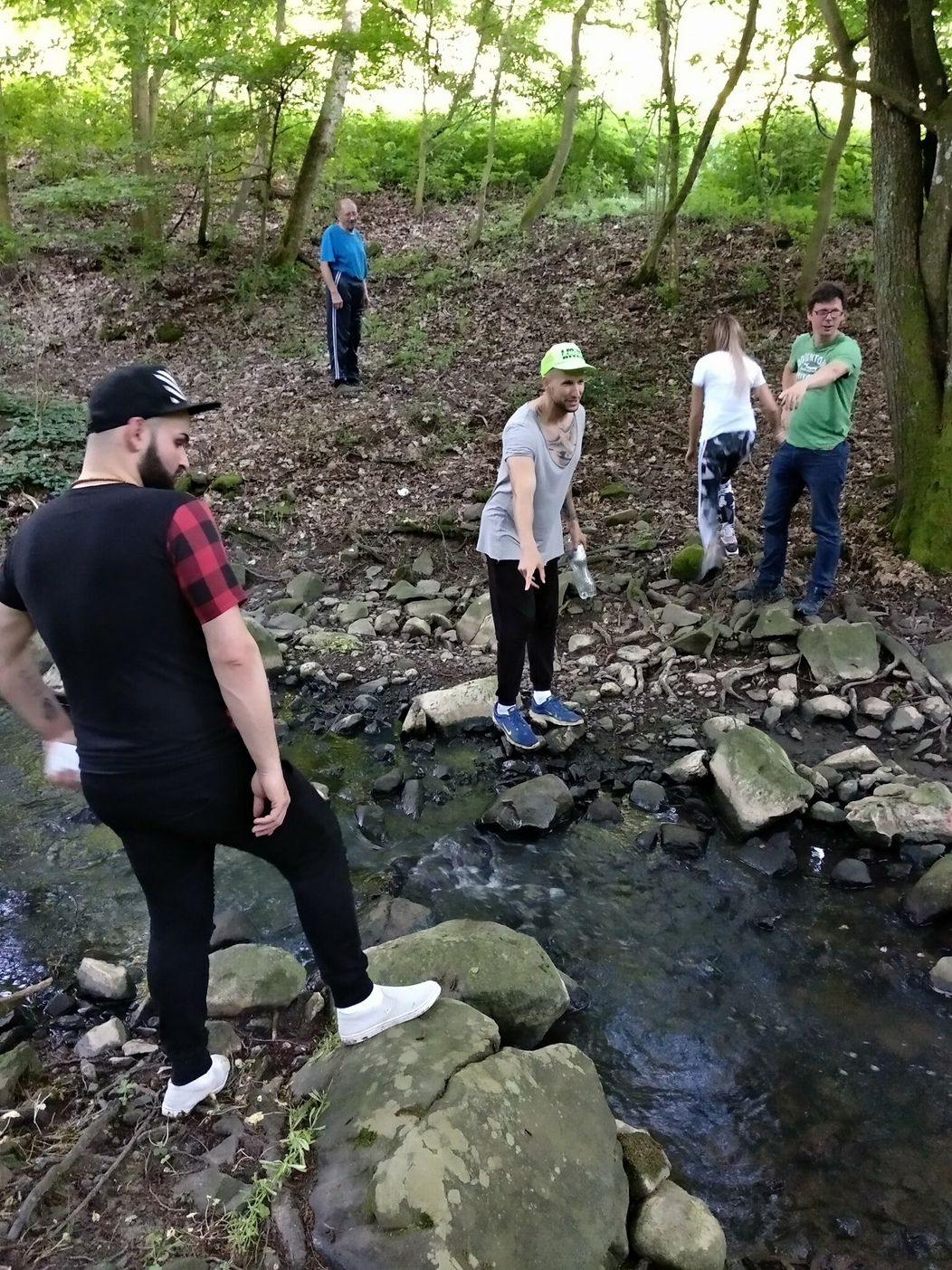 Inšpekcia potoka pri mlyne