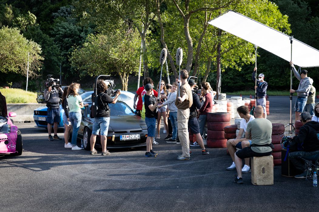 Luky a Dorka s partiou z Pána profesora