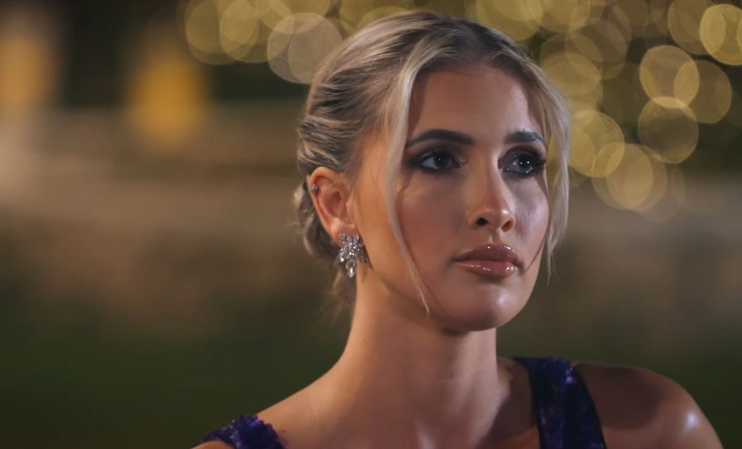 Z vášnivého bozku od Mary stratil Jan reč